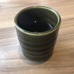 Ishiyaki Suteki Zeitomiza Wanishiten - 食後に提供されるほうじ茶