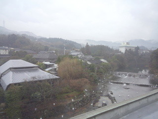 和多屋別荘 - 窓からは川の流れが見える、ゆったりした温泉旅に相応しい部屋