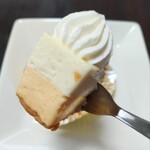 deux Montagne - 甘さ控えめで、チーズ感が強め
大人のチーズケーキという感じ