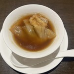 東天紅 - ふかひれと衣笠茸の熱々スープ