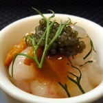 サンフォコン - 甘エビのタルタルとポートワインのフラン　キャビアのせ　拡大図