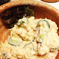三平 - ポテトサラダ。
                    今まで食べた中で一番味の濃いポテサラでした。
                    お惣菜というか、飲めるポテサラです。
                    