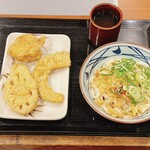丸亀製麺 佐倉店 - ぶっかけ並、天ぷら：蓮根天・南瓜天・鶏天