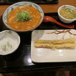 丸亀製麺 - トマたまカレーうどん