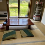 岩前戸商店 - 店内