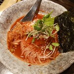 Matsuzakagyuu Toriatsukaiten Yakiniku Shirahige - 辛い冷麺