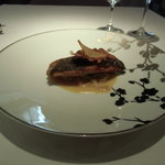 ル・ジャンティオム - えいのポワレ、きゃべつのプレゼ