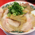 Ra-Men Kairikiya - 肉入りラーメン 背脂多め