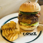 CRUZ BURGERS & CRAFT BEERS - 