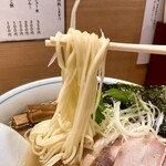 らぁ麺 くろ渦 - 喉越し抜群の麺