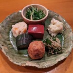 Obanzai Kyouryourinagomi - おばんざい盛り合わせ 2人前で1,000円というお安さ（写真は1人分）