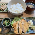 地産地消ダイニング なみ家 - 日替わり定食(1,200円)