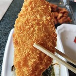 ニューまごころ弁当 上淵名店 - 嬉しい白身魚フライ