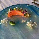オリビアン小豆島 - 養殖が難しいオリーブサーモンを食べられる機会に恵まれ、サーモンが好きな私にとって、忘れられないおいしさでした。