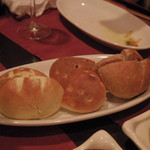 白金Baru - アヒージョと共に食べた自家製パン3種