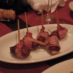 白金Baru - ナツメヤシのベーコン巻き