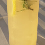 オリビアン小豆島 - 【サンテ】ドリンクに夕陽が差し込むと、さらに美しく映えます。