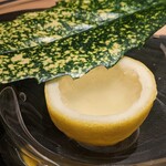 銀座 大石 - 瀬戸内レモンのゼリー。すっきりではありますが、酸味と甘みも控えめで優しい。本当につるんと無くなります。