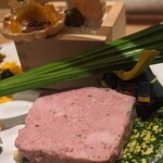 銀座 大石 - パテドカンパーニュ。ふわっと軽やかでありつつ、豚肉の旨味や甘みも存分に味わえる。