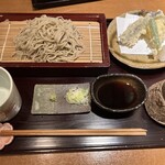 Teuchi Soba Fuurai Kyou - 蕎麦　
                        メヒカリ・スナップエンドウ・薩摩芋の天ぷらと。