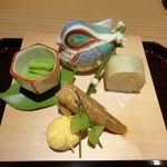 温味 - ワカサギの甘露煮　そら豆　子持ち昆布　牡蠣の味噌漬け　雲丹入り玉子