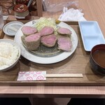 厚切りレアとんかつ やまとん - 