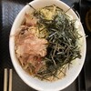 なぜ蕎麦にラー油を入れるのか。 新橋店
