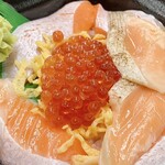 丼マルシェ - トロサーモンいくら丼（850円）＋炙りサーモン追加（150円）