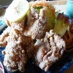 丸金食堂 - からあげが5個～6個とサラダ＆りんご＆パスタ