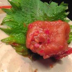 炭火焼肉 たけのうち - キムチの盛り合わせ　梅干し