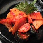 炭火焼肉 たけのうち - キムチの盛り合わせ