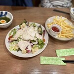 鳥良商店 - 親子シーザーサラダ＆フライドポテト