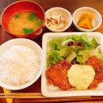 パルファン - アジフライメインの本日のごはん