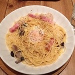 ココノハ - メインのきのことベーコンの豆乳カルボナーラ