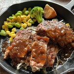 oumigyuusute-kitogabunomiwainnikubarumodammi-ru - 近江牛ステーキ食べ比べコースのステーキ