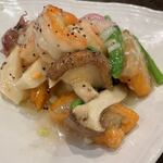 中華処 青天 - 旬の海鮮と野菜のあっさり炒め