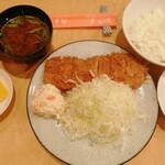 かつ半 - ロースかつ定食1500円