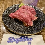 Bay Blue - ★和牛肉寿司
      前回食って感動したのでまたオーダー♪
      極ウマ♡