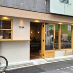 MOOD COFFEE & BAKE - 広島電鉄土橋電停から徒歩3分の「MOOD COFFEE&BAKE」さん
                      2024年開業、運営は株式会社イサイ【2015年設立、代表取締役:坂侑希,渡邊敬太、本社:東京都港区、主要事業:映像制作】