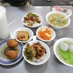 香満園 - 注文したもの ＆『永和世紀豆漿大王』で購入した「冰豆漿（大）」