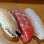 泉寿し - 料理写真:上にぎりのアワビ・マグロの赤身・白身魚