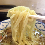 一仁 - 麺は平打ち　ちゅるちゅるです