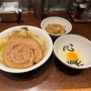 ラーメン 雷 東京本丸店