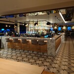 Crowne Plaza Manchester Airport - レストランのバーカウンター