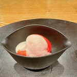 もちづき - フルーツトマト　玉ねぎのソース