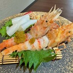旬魚 たつみ - 活ゴジラエビ¥950/匹と白イカ造り¥1,200