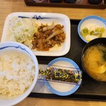 松屋 甲府荒川店 - 得朝牛皿定食