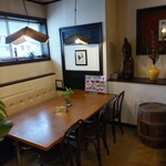 ファミリア - 店内