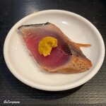 Ajinomise Iwashi - 初鰹の藁炙りを和芥子で