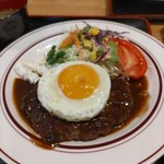 ファミリア - 目玉焼きハンバーグ定食